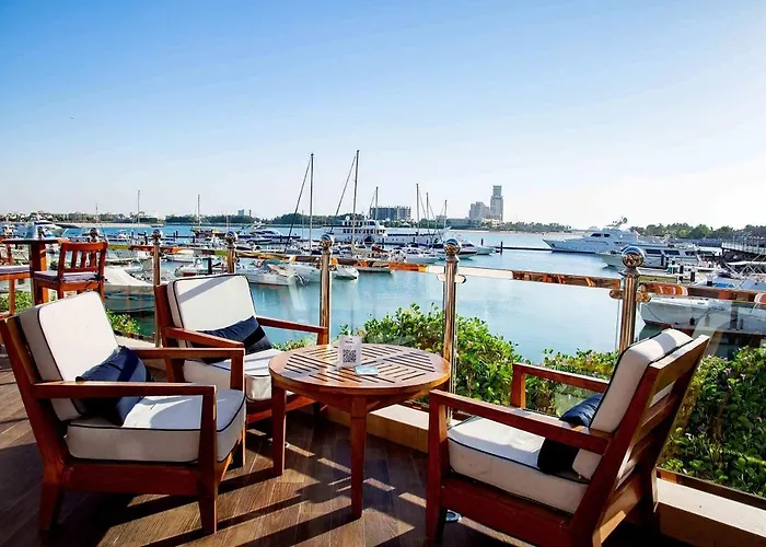 Stunning High Floor Ocean Front Retreat With Panoramic Sea Views For Rent