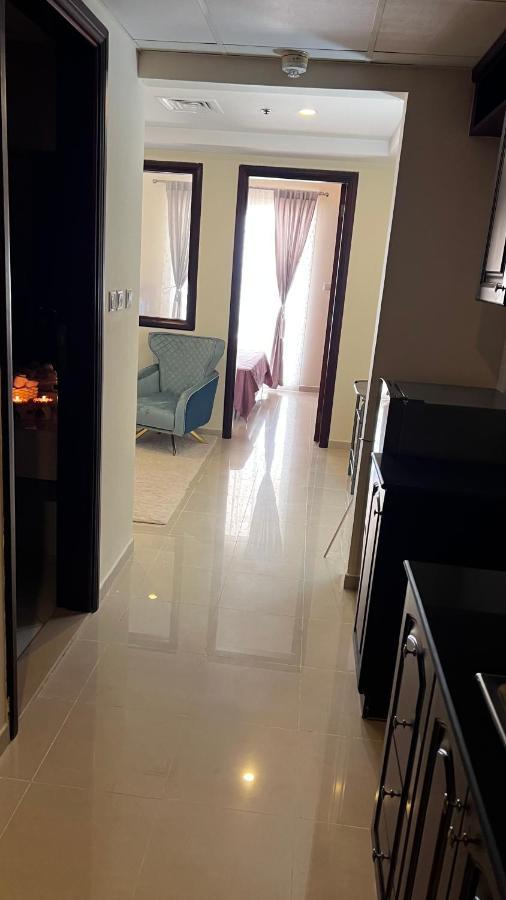 Stunning High Floor Ocean Front Retreat With Panoramic Sea Views For Rent *