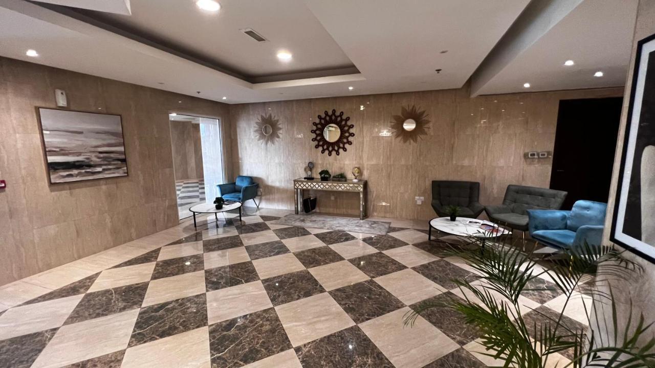 Stunning High Floor Ocean Front Retreat With Panoramic Sea Views For Rent Apartment Ras al-Khaimah