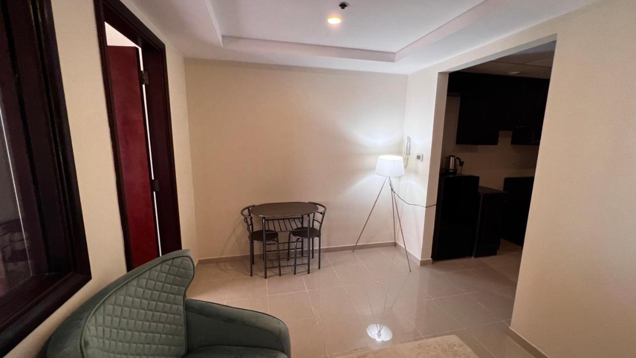 Apartment Stunning High Floor Ocean Front Retreat With Panoramic Sea Views For Rent Ras al-Khaimah
