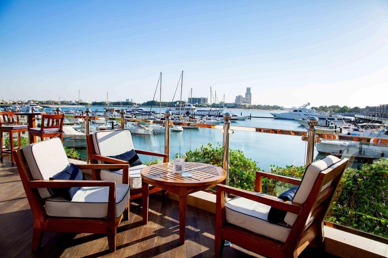 Stunning High Floor Ocean Front Retreat With Panoramic Sea Views For Rent Apartment Ras al-Khaimah