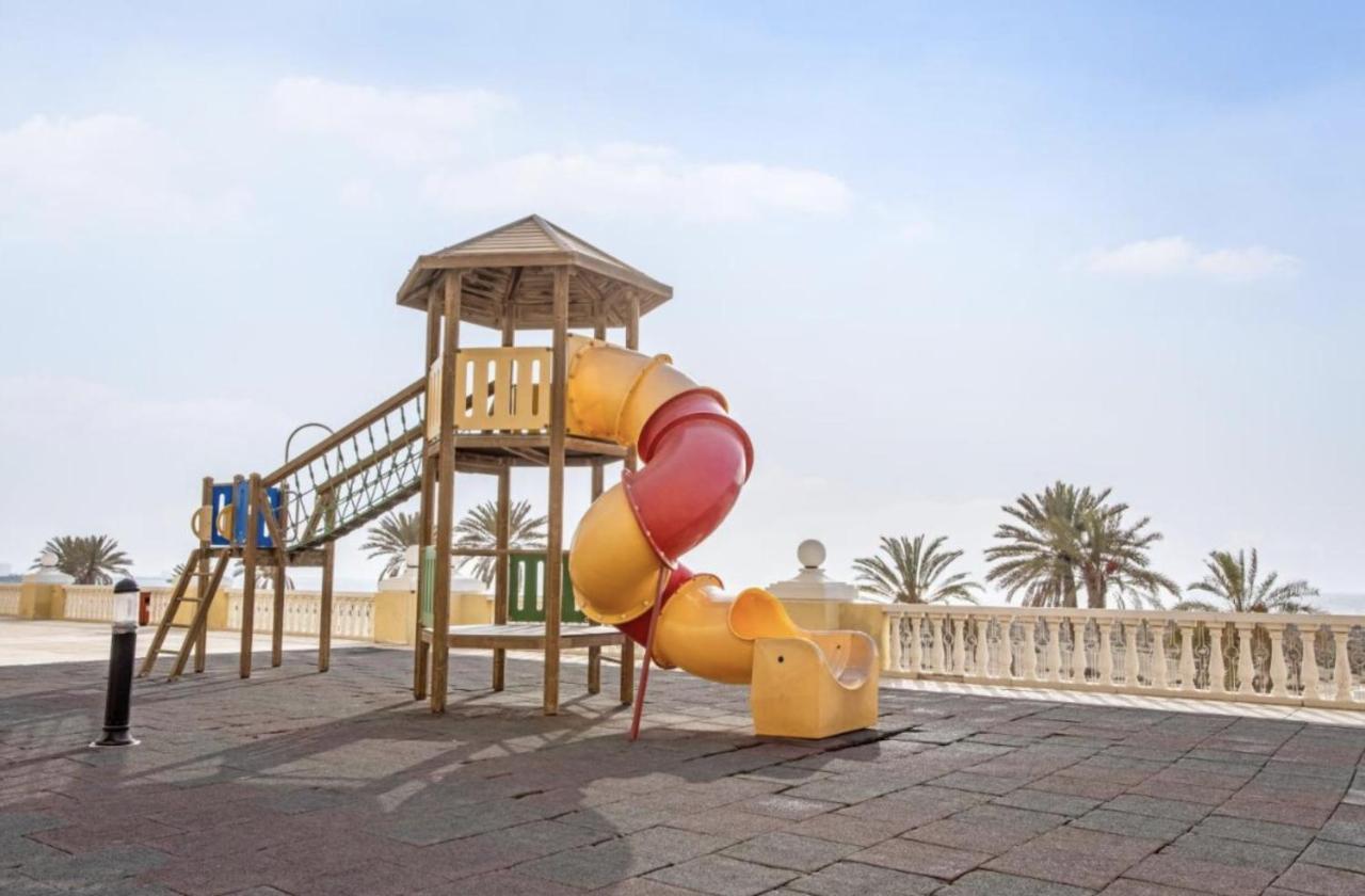 Stunning High Floor Ocean Front Retreat With Panoramic Sea Views For Rent Ras al-Khaimah