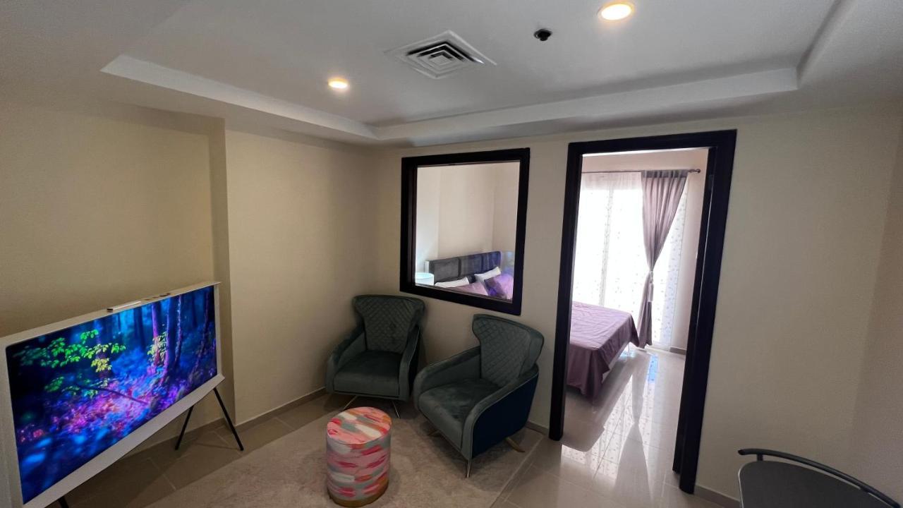 Stunning High Floor Ocean Front Retreat With Panoramic Sea Views For Rent * Ras al-Khaimah